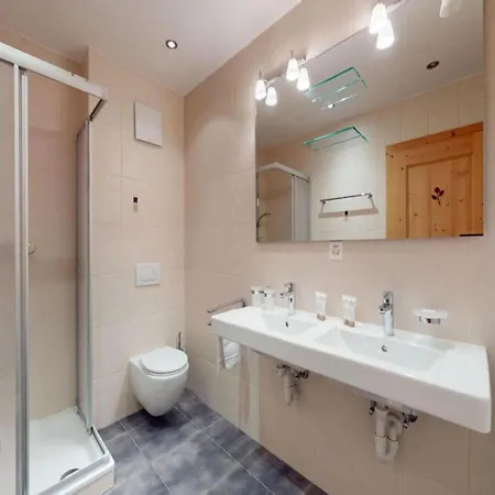 Lejlighed Centrally-located For 6