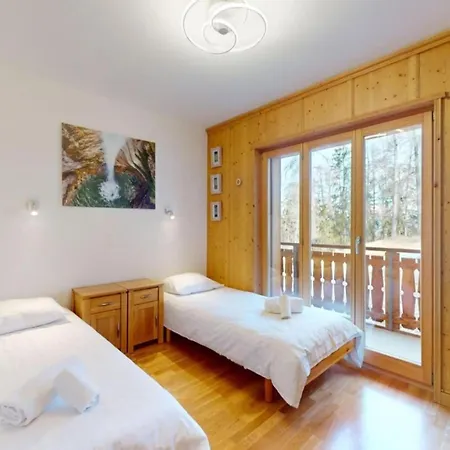 Centrally-located For 6 Lejlighed *