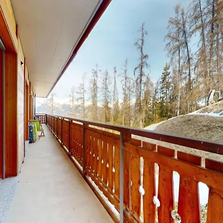 Centrally-located For 6 *