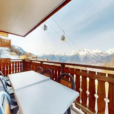 Centrally-located For 6 *