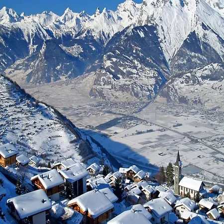 Centrally-located For 6 Lejlighed *