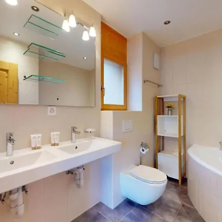 شقة Centrally-located For 6 *