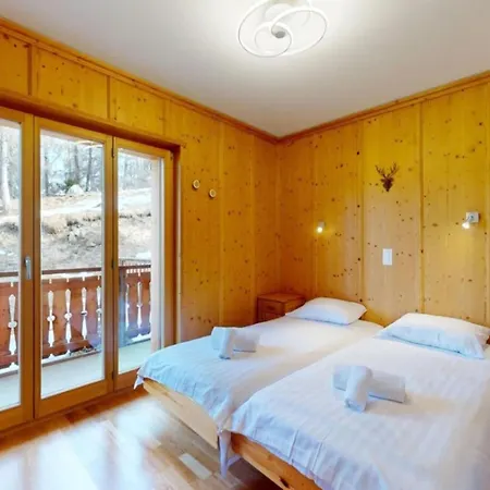 Centrally-located For 6 * Veysonnaz